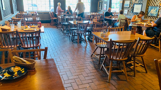American Restaurant «Cracker Barrel Old Country Store», reviews and photos, 825 Marketplace Blvd, Hamilton Township, NJ 08691, USA