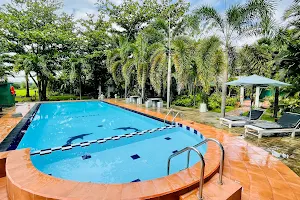 Tishan Holiday Resort image