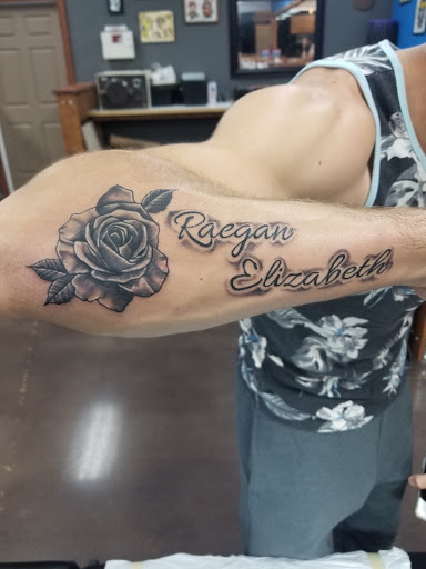 Tattoo Shop «Bayou City Body Shop Tattoo Studio», reviews and photos, 4025 Hwy 6 N #105b, Houston, TX 77084, USA