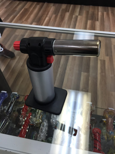 Tobacco Shop «Marleys House Clearwater Vape & Smoke Shop», reviews and photos, 28880 US-19, Clearwater, FL 33761, USA