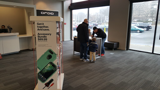 Cell Phone Store «Verizon», reviews and photos, 355 N Central Ave, Hartsdale, NY 10530, USA