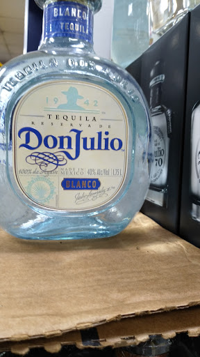 Liquor Store «Golden Ox Liqours», reviews and photos, 305 E Burleigh Blvd, Tavares, FL 32778, USA