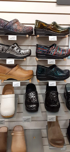 Shoe Store «Towson Bootery», reviews and photos, 810 Kenilworth Dr, Towson, MD 21204, USA