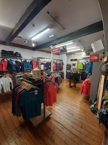 LD Mountain Centre - Sporting goods store