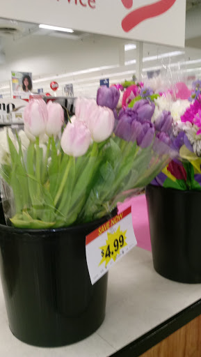 Grocery Store «Family Fare Supermarket», reviews and photos, 7402 N 30th St, Omaha, NE 68112, USA