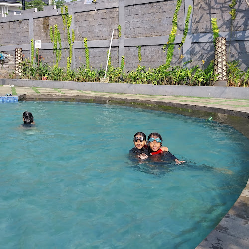 10 Kolam Renang Luar Ruangan Menarik di Kabupaten Bandung Barat