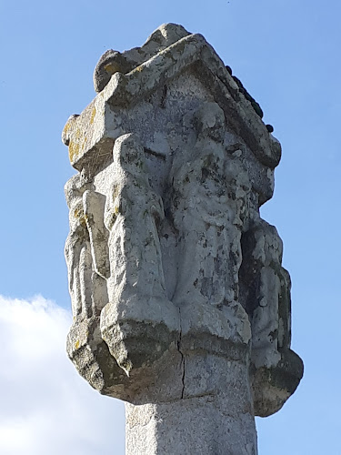 Croix de Bellon à La Croix-Helléan