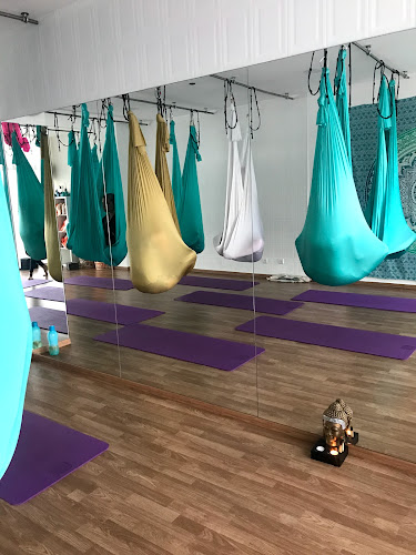 Flow Yoga Studio - Aulas de Yoga