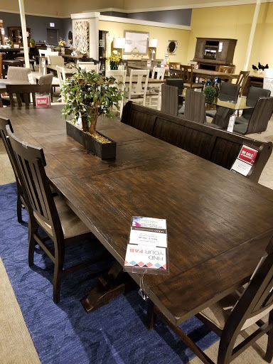 Furniture Store «Art Van Furniture - Bedford Park», reviews and photos, 7200 S Cicero Ave, Chicago, IL 60629, USA