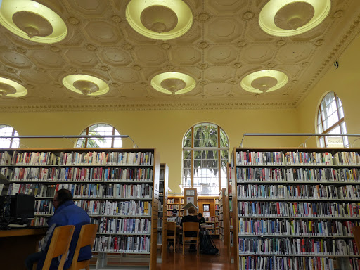 Libraries open on holidays in San Francisco