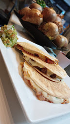 Photo n°21 de XITLALI à Nice ()