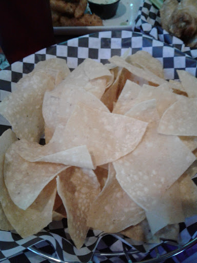 Sports Bar «Brass Rail Sports Bar, Restaurant & Pool Hall», reviews and photos, 4940 NE 81st St, Kansas City, MO 64119, USA