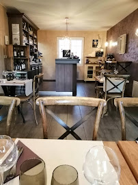 Atmosphère du Restaurant Les Fables Gourmandes à Fontaine-le-Comte - n°3
