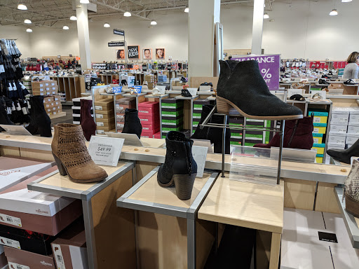 Shoe Store «DSW Designer Shoe Warehouse», reviews and photos, 10515 N Mopac Expy, Austin, TX 78759, USA