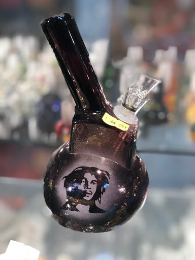 Cigar Shop «West Side Smoke Shop», reviews and photos, 712 Bridge St NW, Grand Rapids, MI 49504, USA