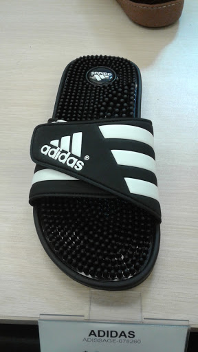 Shoe Store «Off Broadway Shoe Warehouse», reviews and photos, 2408 South Blvd, Charlotte, NC 28203, USA