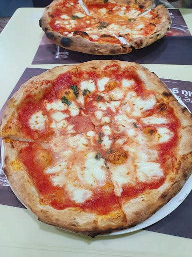 Pizza Pesos in Caserta, Provincia di Caserta