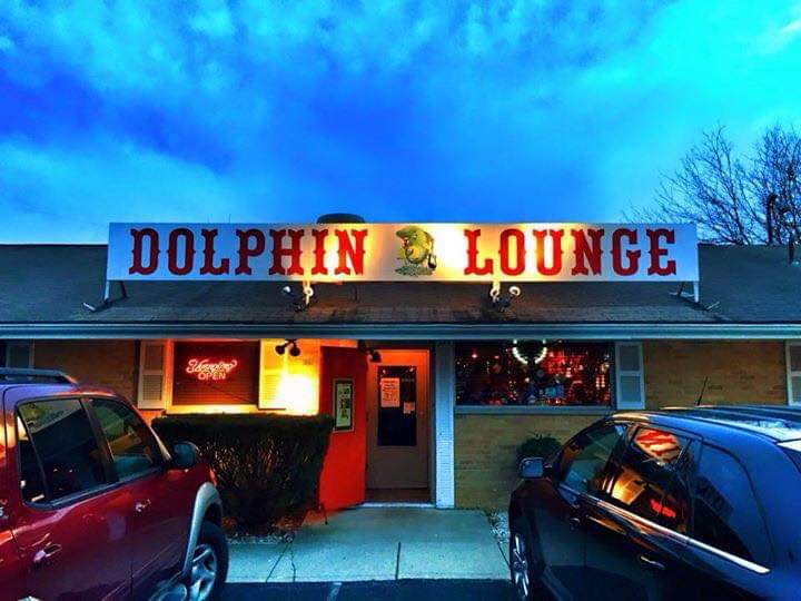 Dolphin Lounge 43230