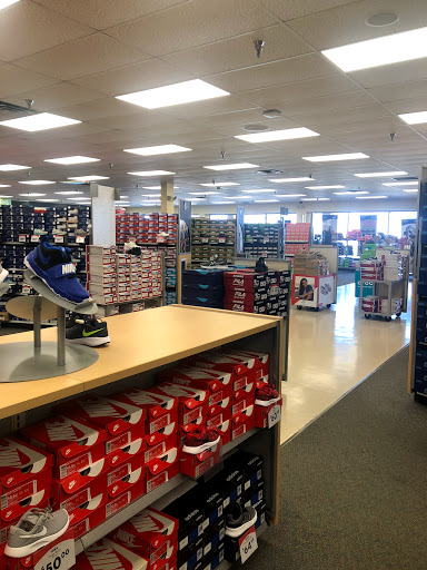 Shoe Store «Shoe Carnival», reviews and photos, 4340 13th Ave S, Fargo, ND 58103, USA