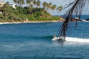 Unakuruwa Surfing Beach image