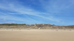Plage de la Palue'in fotoğrafı dağlarla çevrili