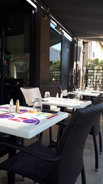Atmosphère du Restaurant français Le Plaza à Valence - n°3