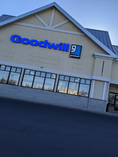 Thrift Store «Goodwill Store & Donation Center», reviews and photos, 1200 Market St, Lemoyne, PA 17043, USA