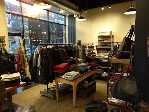Clothing Store «Planet Access Company Store», reviews and photos, 4727 N Lincoln Ave, Chicago, IL 60625, USA