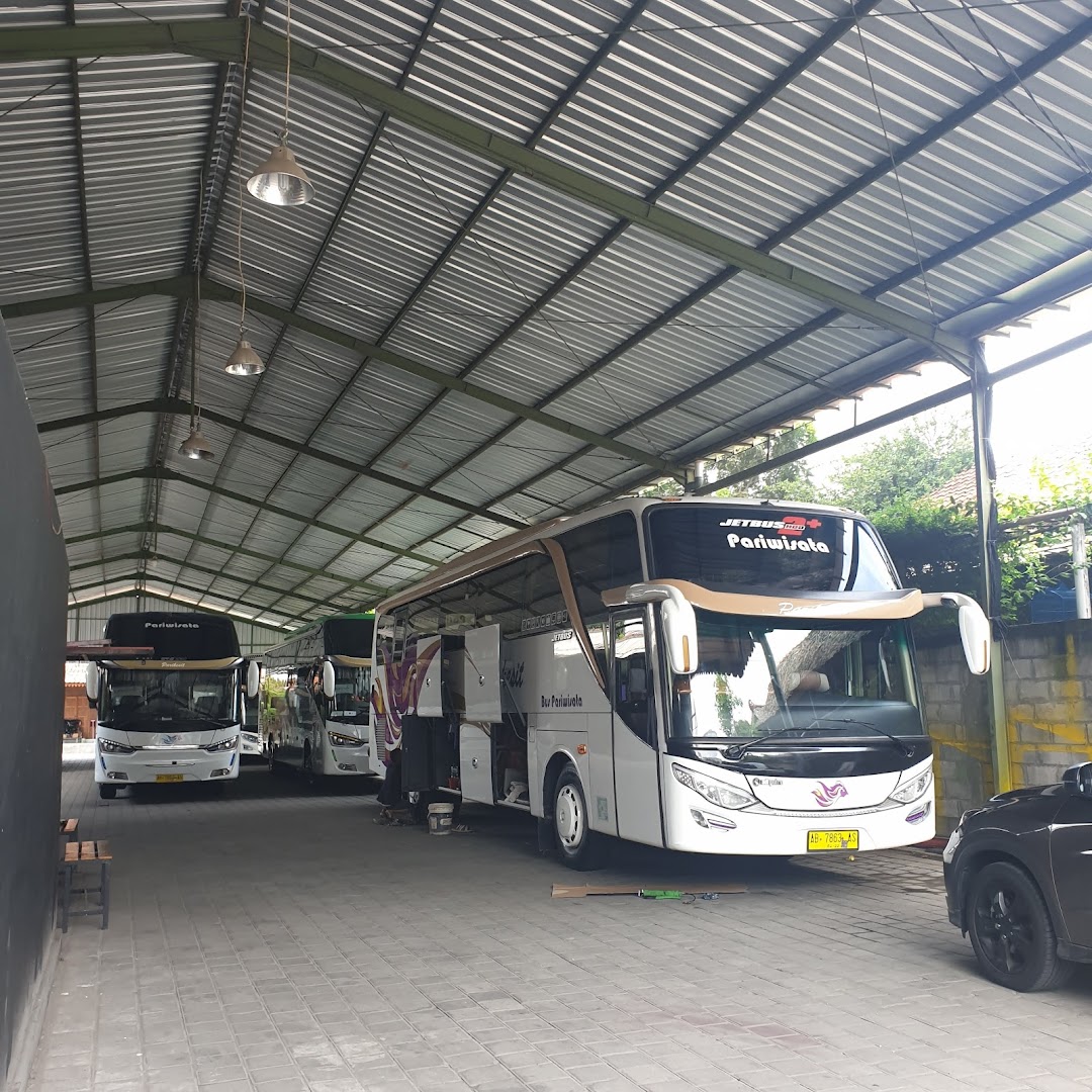 Bus Jogja Hiace Premio Putra Parikesit