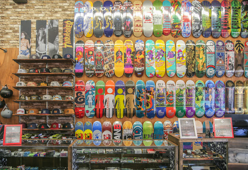 Snowboard Shop «The Vault - Snowboards & Skateboards», reviews and photos, 227 G St, Davis, CA 95616, USA