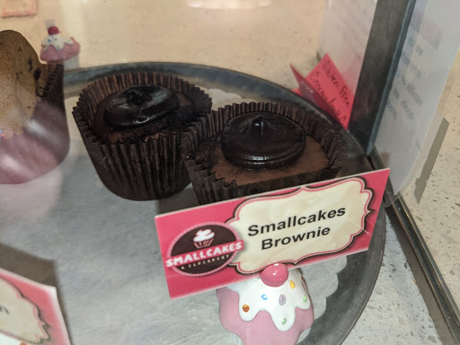Bakery «Smallcakes Cupcakery & Creamery», reviews and photos, 9699 N Hayden Rd #109, Scottsdale, AZ 85258, USA