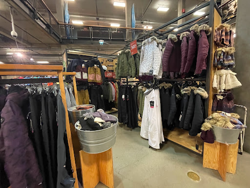 Camping Store «REI», reviews and photos, 1405 NW Johnson St, Portland, OR 97209, USA