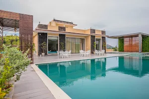 Tapah Stays - Luxury Villas image
