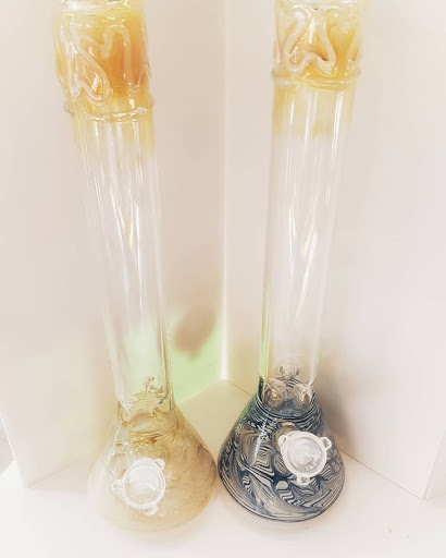 Tobacco Shop «Cherry Smoke & Skate Shop», reviews and photos, 418 Cherry Ave, Long Beach, CA 90802, USA