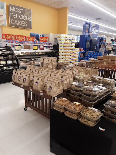 Shopping Mall «Aquidneck Shopping Centre», reviews and photos, 77 E Main Rd, Middletown, RI 02842, USA