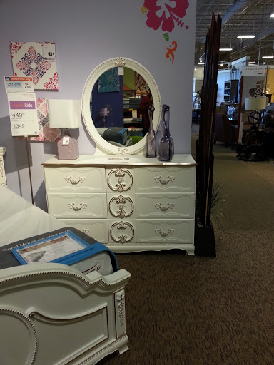 Furniture Store «Ashley HomeStore», reviews and photos, 80 Nardozzi Pl, New Rochelle, NY 10801, USA