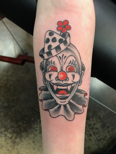 Tattoo Shop «Nine Lives Tattoo», reviews and photos, 61 N Holladay Dr, Seaside, OR 97138, USA