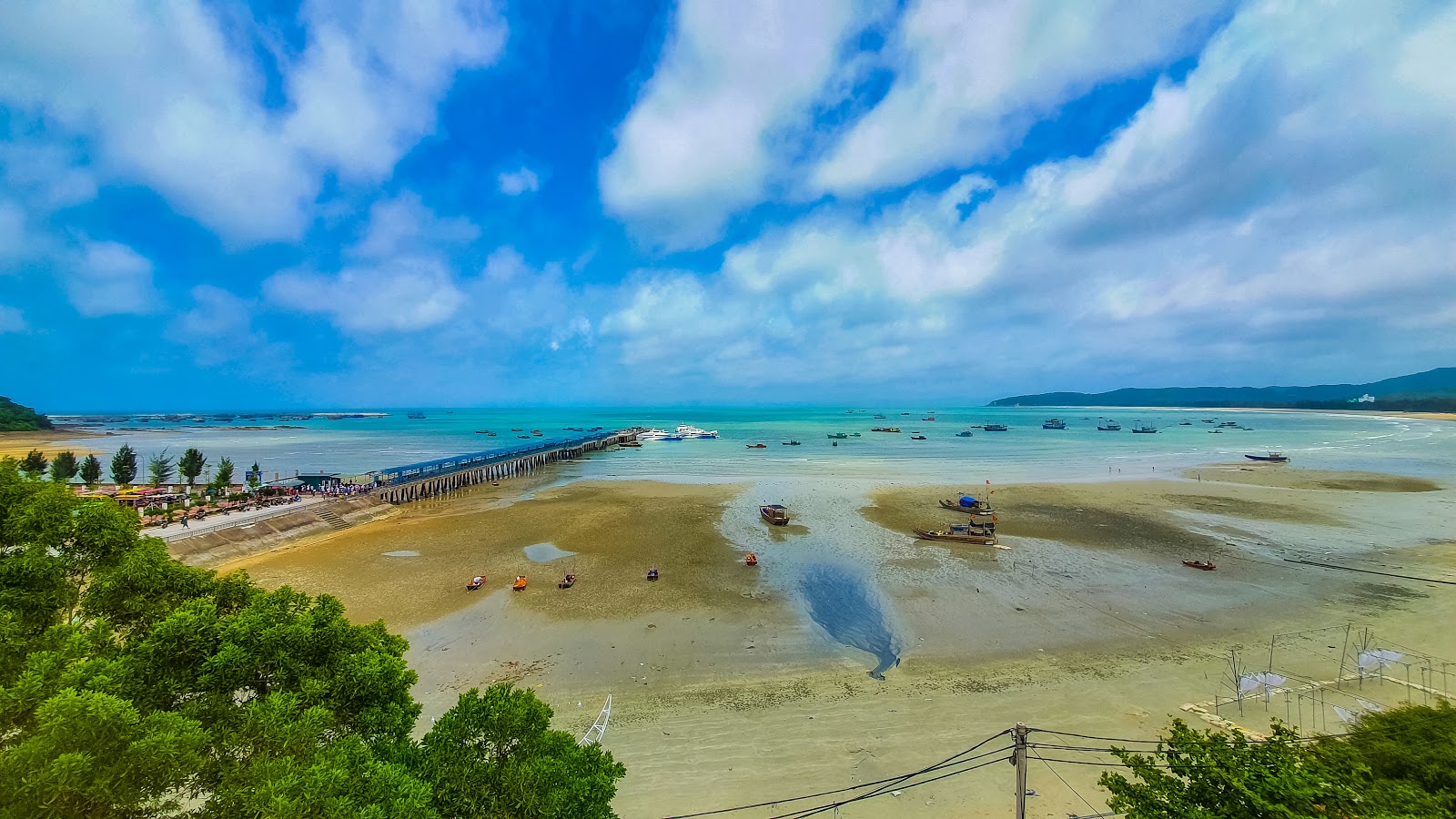 Zdjęcie Tinh Yeu Beach i osada