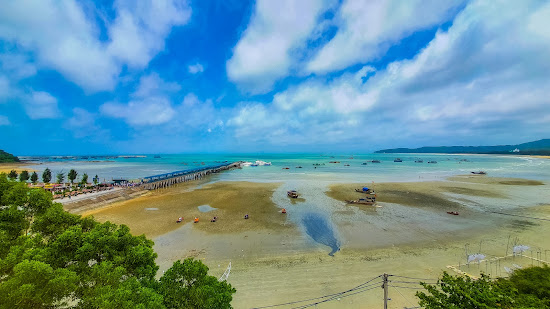 Tinh Yeu Beach