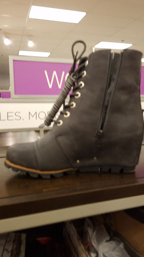 Shoe Store «Famous Footwear», reviews and photos, 32 Main Ave, Clifton, NJ 07014, USA