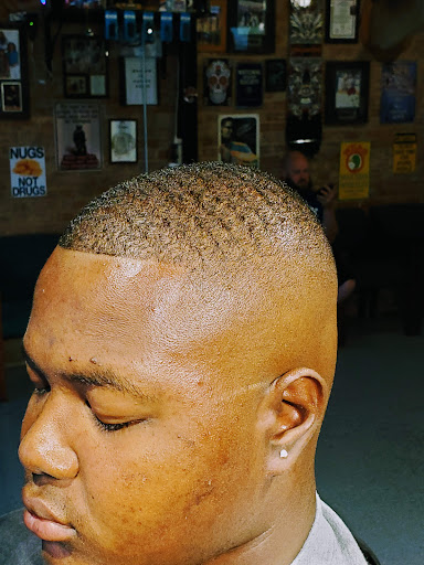 Barber Shop «Super Star Cuts Barbershop», reviews and photos, 107 N Kaufman St, Seagoville, TX 75159, USA
