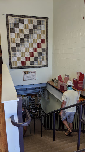 Fabric Store «Fabric Place Basement», reviews and photos, 321 Speen St, Natick, MA 01760, USA