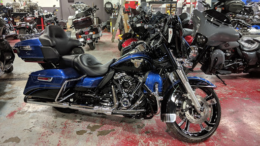 Motorcycle Dealer «Phantom Harley-Davidson», reviews and photos, 291 N Cypress Dr, Manteno, IL 60950, USA