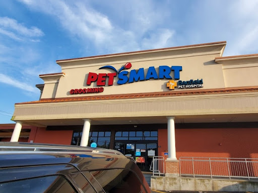 PetSmart, 1600 Marcus Ave, New Hyde Park, NY 11040, USA, 