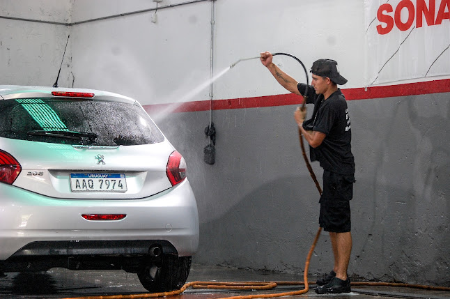Lavadero El Más Allá - Servicio de lavado de coches
