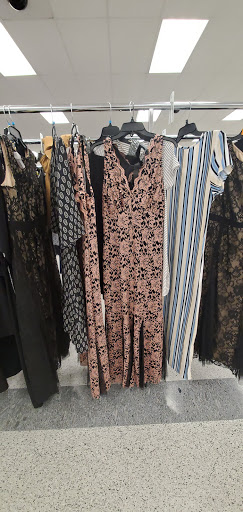 Shopping Mall «Glenbrook Shopping Center», reviews and photos, 1050 Glenbrook Way, Hendersonville, TN 37075, USA