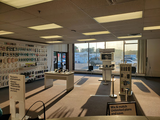Cell Phone Store «GoWireless Verizon Authorized Retailer», reviews and photos, 1581 Main St, Palmer, MA 01069, USA