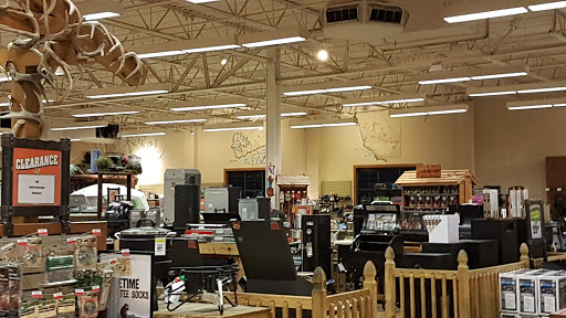 Sporting Goods Store «Bass Pro Shops», reviews and photos, 10040 Gulf Center Dr, Fort Myers, FL 33913, USA