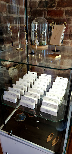 Explore kneecap tattoo ideas, creative tattoo ideas in Chattanooga, available at Empress Tattoo & Piercing