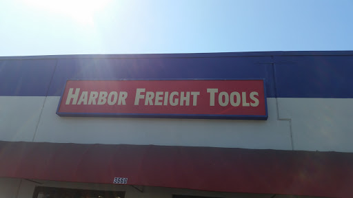 Hardware Store «Harbor Freight Tools», reviews and photos, 3660 E Foothill Blvd, Pasadena, CA 91107, USA